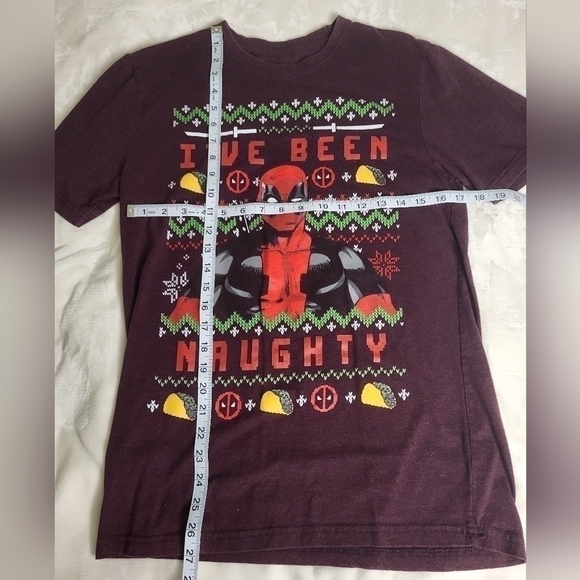 MARVEL Deadpool Christmas T-Shirt. Size Medium. - Picture 3 of 5